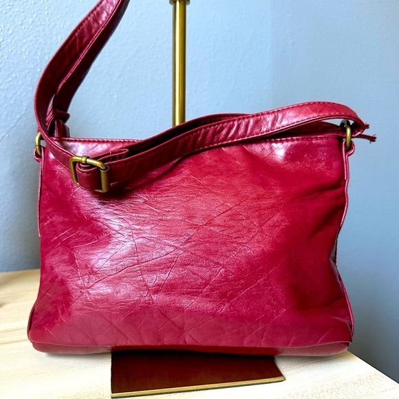 BUENO CROSSBODY MAROON BAG. - Picture 2 of 14